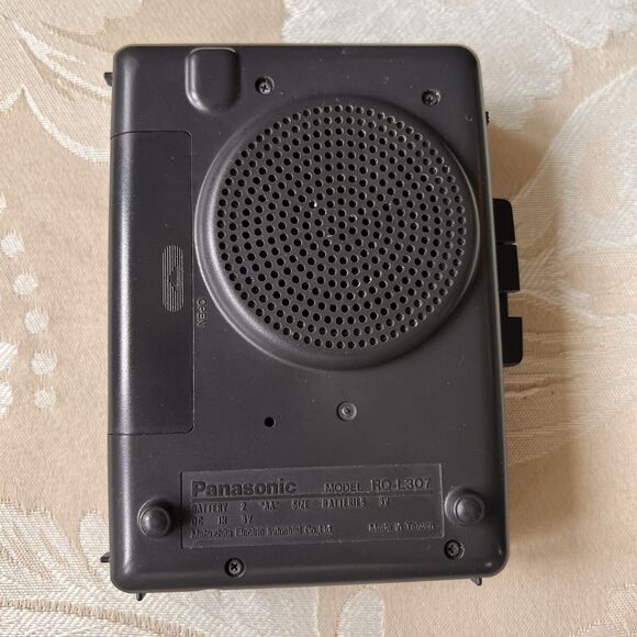 Panasonic RQ-L307 Mini Cassette Player Recorder PARTS ONLY Not Working - Picture 3 of 7